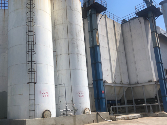 Khu vực lưu trữ dầu, chất lỏng v&agrave; chất mang