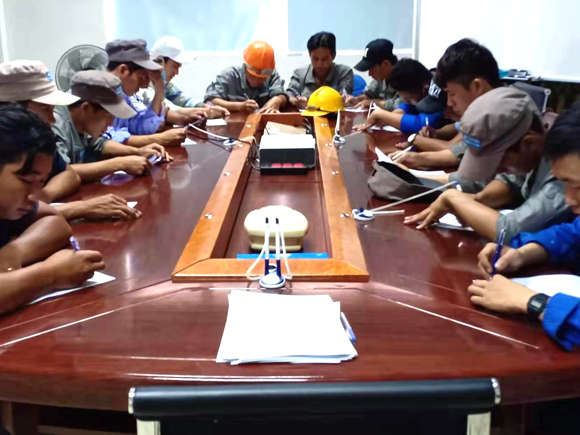 Huấn luyện an to&agrave;n